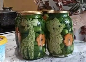 Такий вигляд мають прикрашені банки