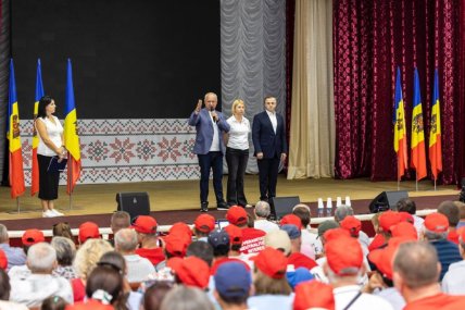 Лідери "Патріотичного виборчого блоку" на зустрічі з виборцями