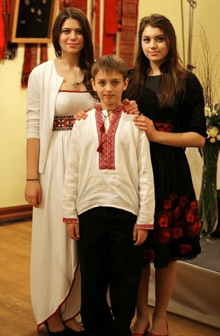 Доньки Віктора Ющенка Софія-Вікторія, Христина і син Тарас