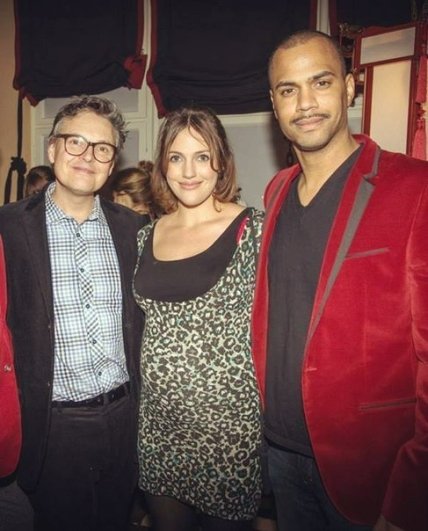 Беременная Мерьем Узерли делится фотографиями в соцсети - изображение №1