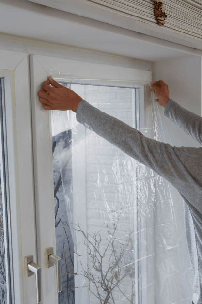 Как защитить окна от сквозняков