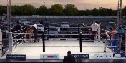 вечер бокса в Дюссельдорфе на парковке