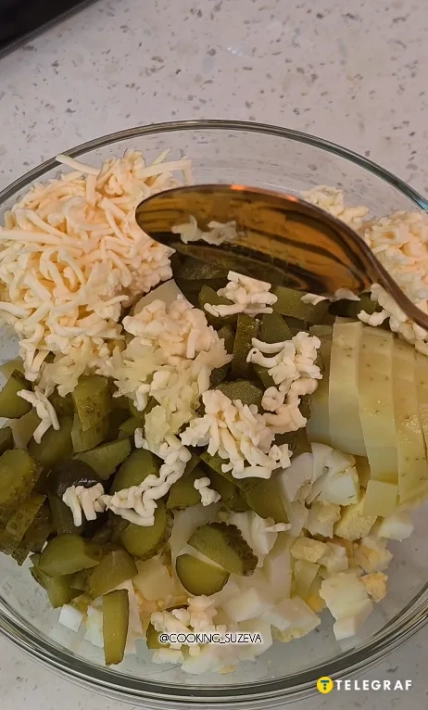 Салат из картошки и плавленого сыра с огурцом рецепт