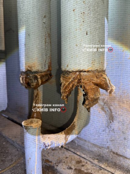 В Киеве в некоторых домах полопались трубы
