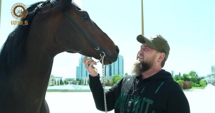 Кадиров і його кінь Зазу