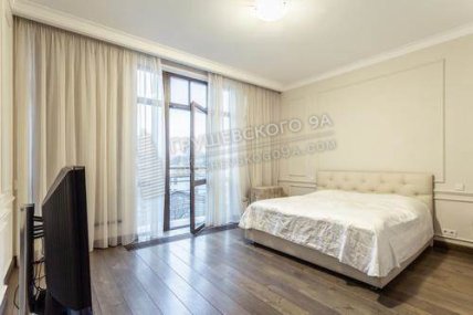 Квартира на Грушевського, 9А