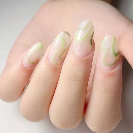 Зеленый маникюр