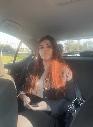 Коч Сердем (Асмі або Бахар), організаторка шахрайського бізнесу