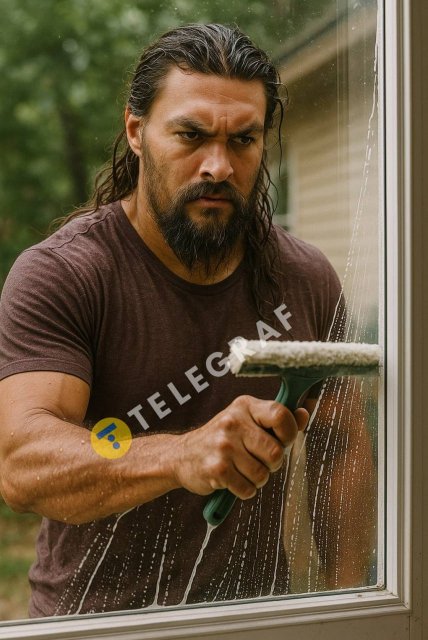 Джейсон Момоа