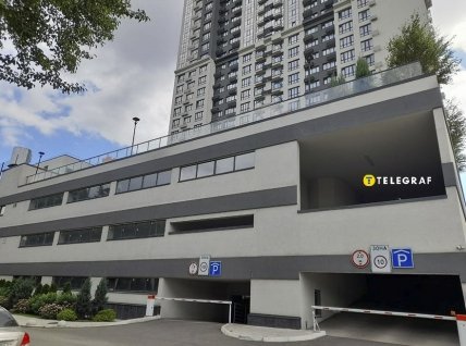 Так виглядає паркінг ЖК. Ззовні все елітно, а всередині - чимало "але"