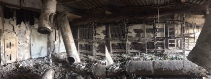 Разбомбленный магазин в Буче