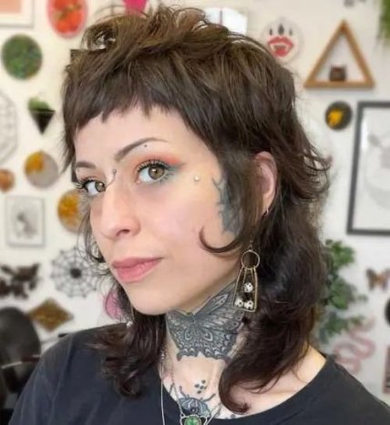 Стрижка малет 2023 з короткою чубчиком