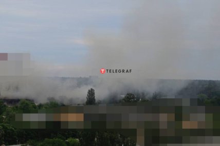 Дим від пожежі видно за багато кілометрів