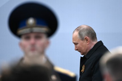 Владимир Путин на параде в Москве 09.05.2022