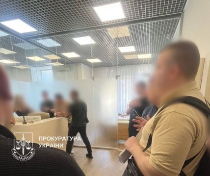 оперативне фото з обшуків у справі Бамбізова, кадр з обшуку