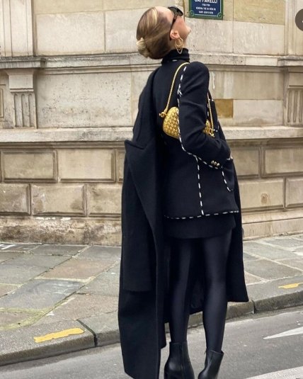 дівчина твідовий піджак