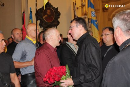 Юрій Луценко на похороні Парубія