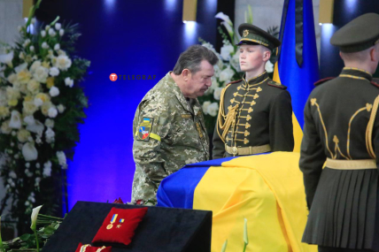 В Киеве прощаются с первым президентом Украины (ФОТО) 11