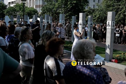 В Деснянском районе открыли Аллею Героев