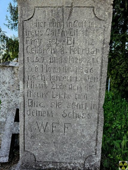 Надгробок з німецького цвинтаря біля села Меденичі на Львівщині