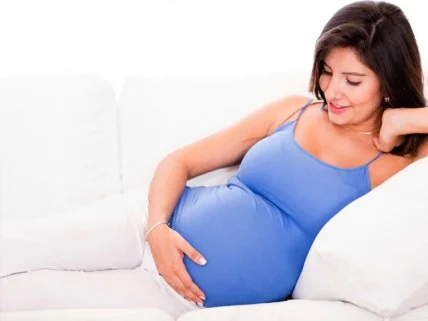 Доктора выхаживают ребенка весом 480 грамм