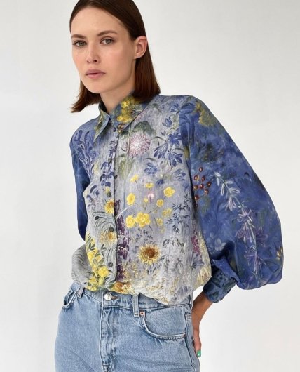 блузка с цветочным принтом авторства Екатерины Билокур