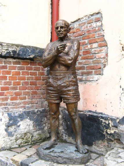 Пам'ятник Пабло Пікассо Львів
