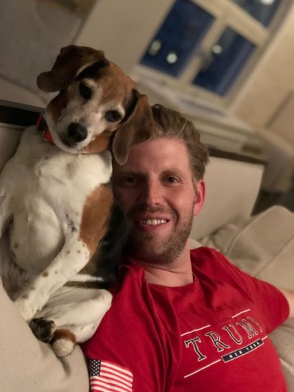 Сын Трампа вместе с питомцем Чарли