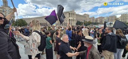 У Києві попрощалися з художником Давидом Чичканом