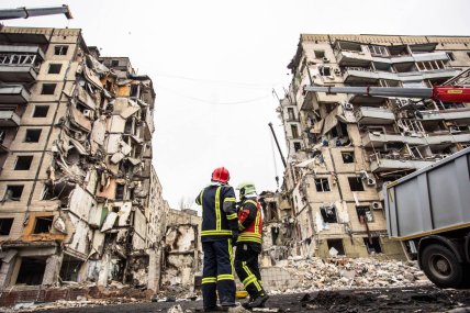 Зруйнований багатоквартирний будинок у Дніпрі