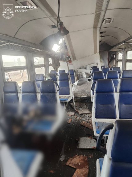 Росія вдарила по поїзду Слатине — Харків