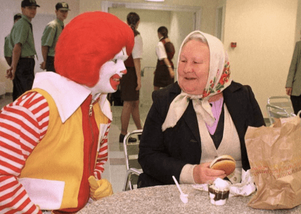 Клоуны в McDonald’s в Киеве