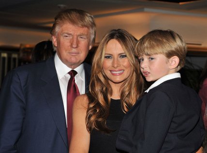Трамп с сыном Барроном и супругой Меланией