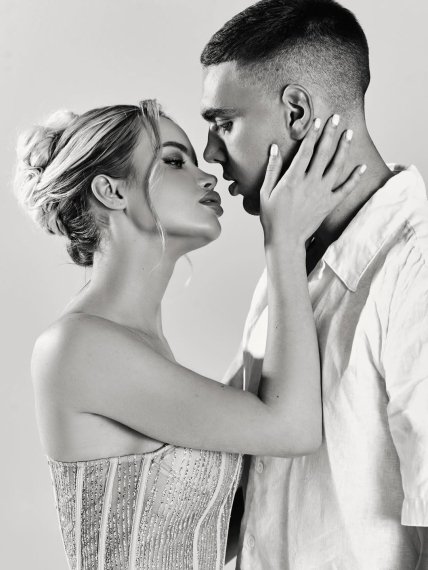 Матвій Пономаренко зі своєю дівчиною