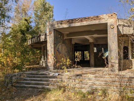 Заброшенное рекреационное заведение «Рай-Оленивка» неподалеку от Харькова.