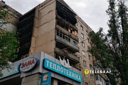 Росіяни знищують житлові будинки в Дружківці