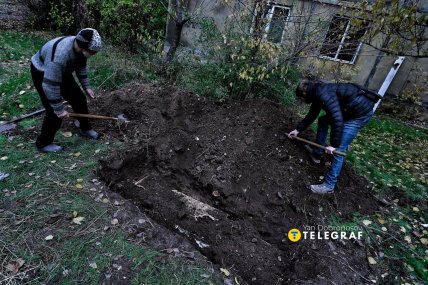 Константиновка сегодня – умерших хоронят местные жители во дворах