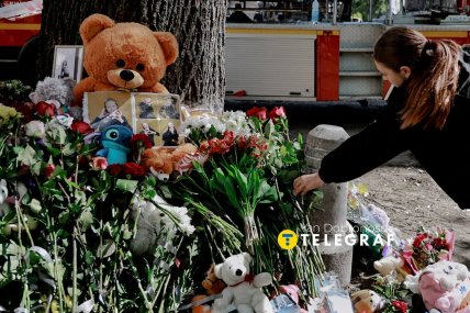 Меморіал біля будинку в Києві