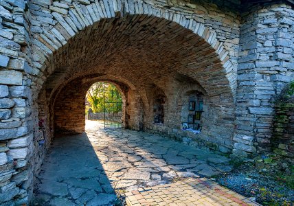 Древние пещеры Свято-Троицкого монастыря, Сатанов, Хмельницкая область