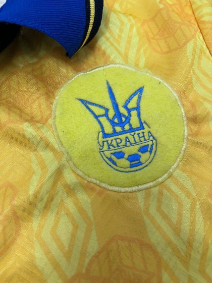 Футболка збірної України на аукціоні