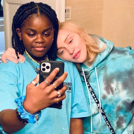 Чифундо Мерси Джеймс Чикконе  мадонна