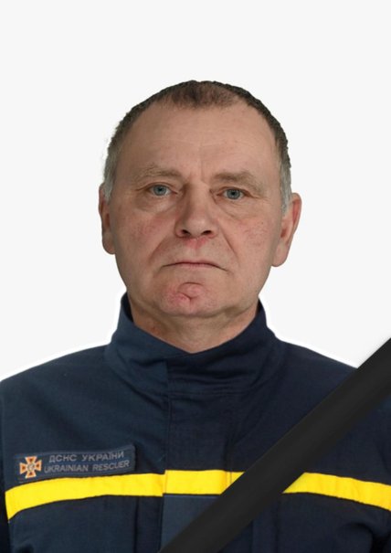 Росіяни вдарили FPV-дроном по авто рятувальника на Сумщині