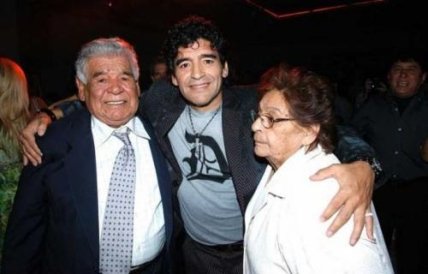 Диего Марадона с родителями