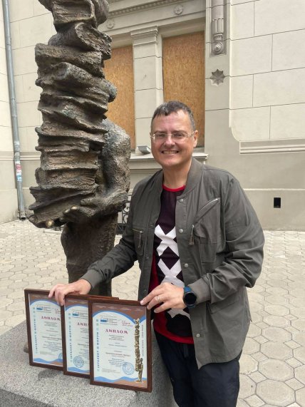 Издатель Игорь Степурин