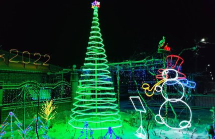 Неонові ялинка та сніговик