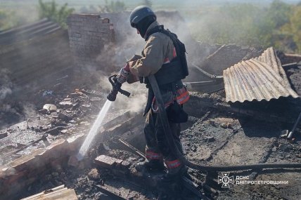 ДСНС гасять пожежу, Дніпропетровська область