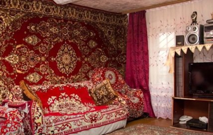 Радянський килим на стіні