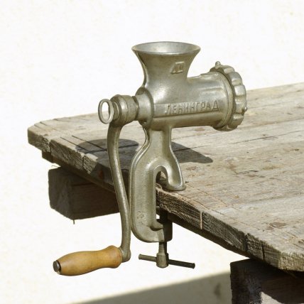 Чому досі купують радянські механічні м'ясорубки