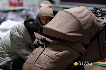 Люди ночевали в метро из-за удара РФ по Киеву 6.12.2025