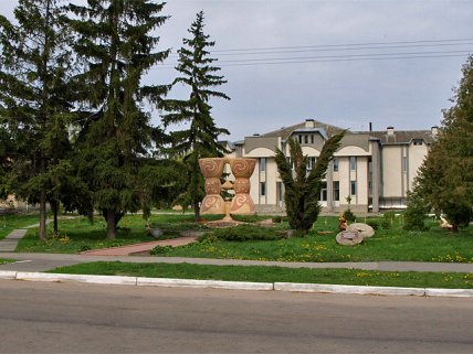 У Сквері трипільської культури є "бінокль"